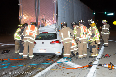 Long Grove FPD car crashes into semi truck trailer on Lake Cook Road at IL Route 53 9-2-16 Larry Shapiro photographer shapirophotography.net